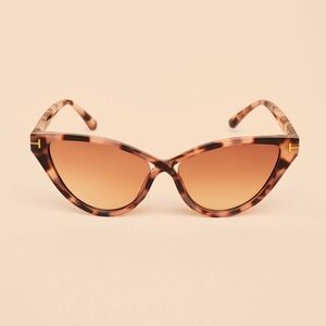 Tortoiseshell Cat-Eye Sunglasses - Brown Gradient Lenses
